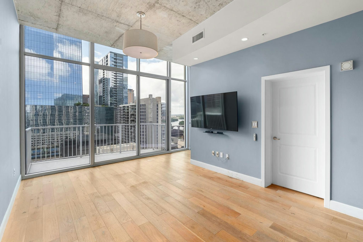360 Nueces St #1611 — photo 2