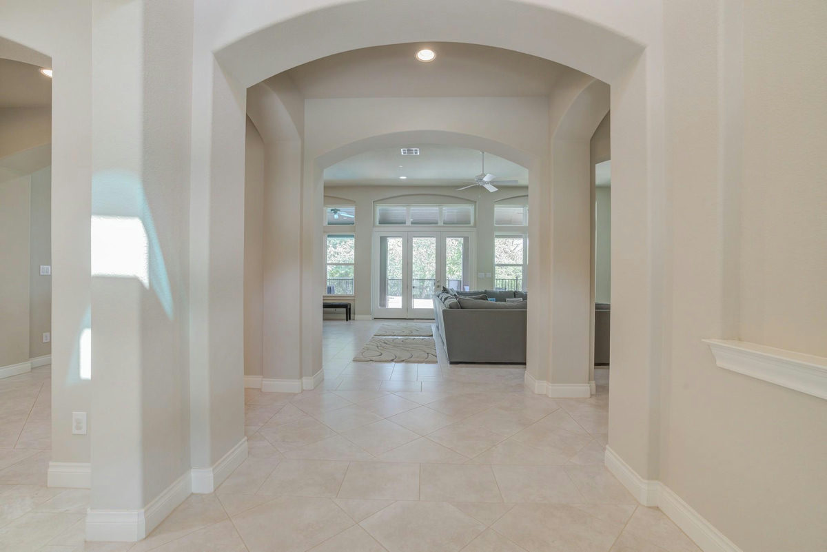 954 Covered Bridge Dr — photo 4