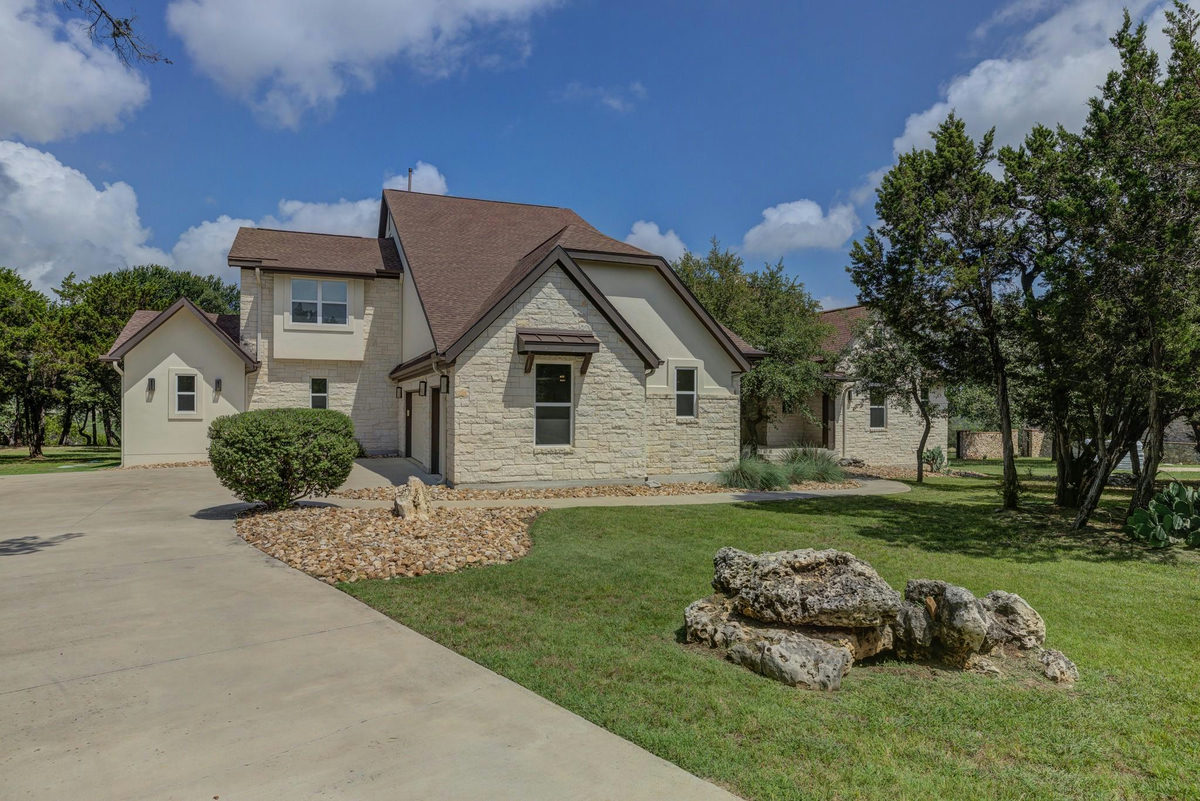 954 Covered Bridge Dr — exterior