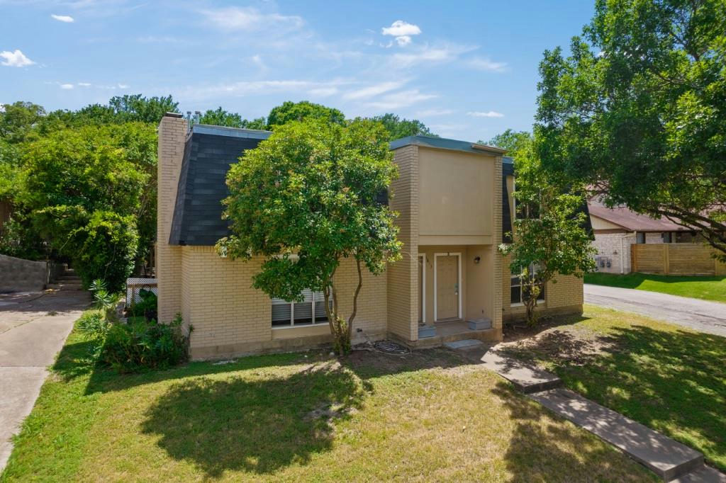 1813 Woodland Ave — exterior