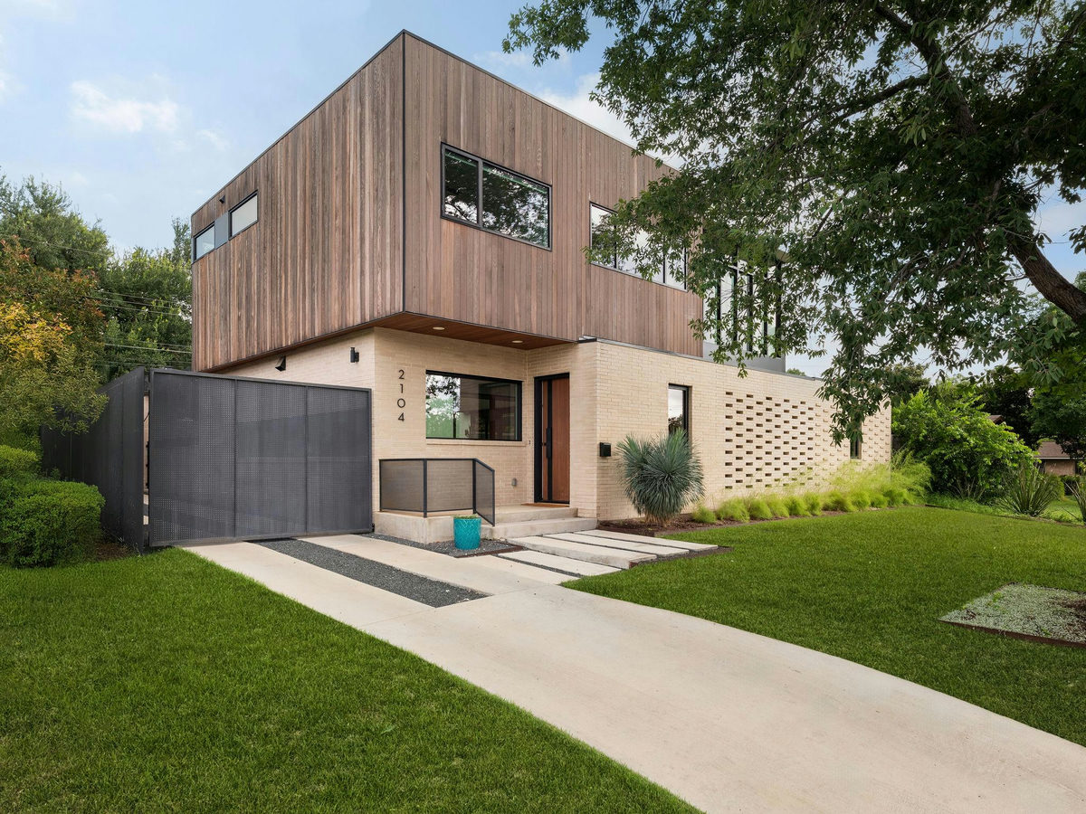 2104 Ann Arbor Ave — photo 2