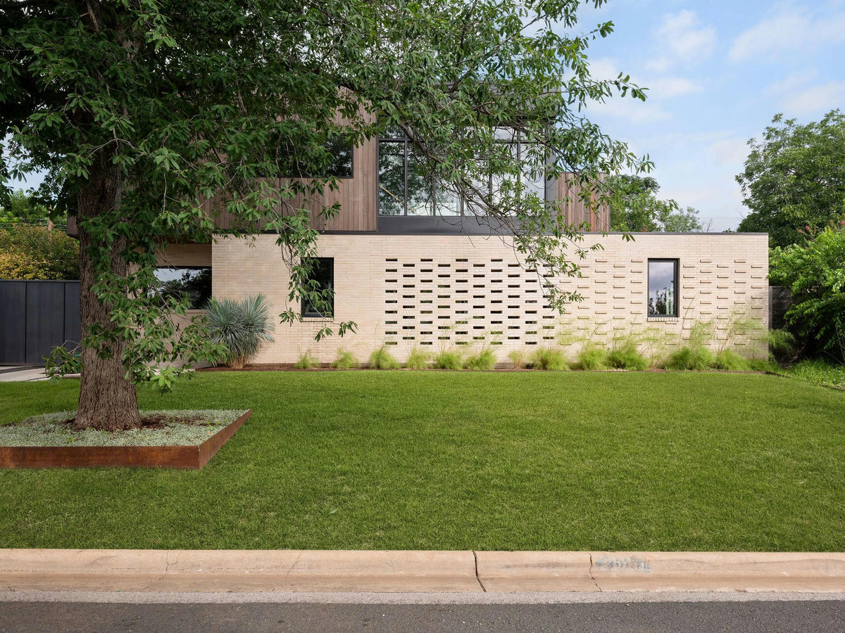 2104 Ann Arbor Ave — photo 3
