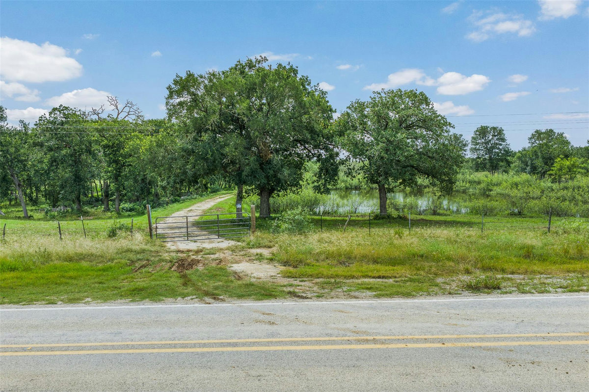 401 Fm 672 — photo 4