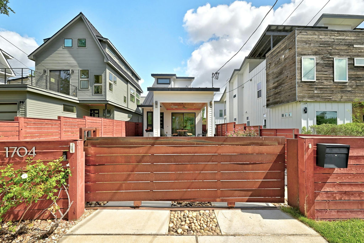 1704 E 13th St #B — photo 3