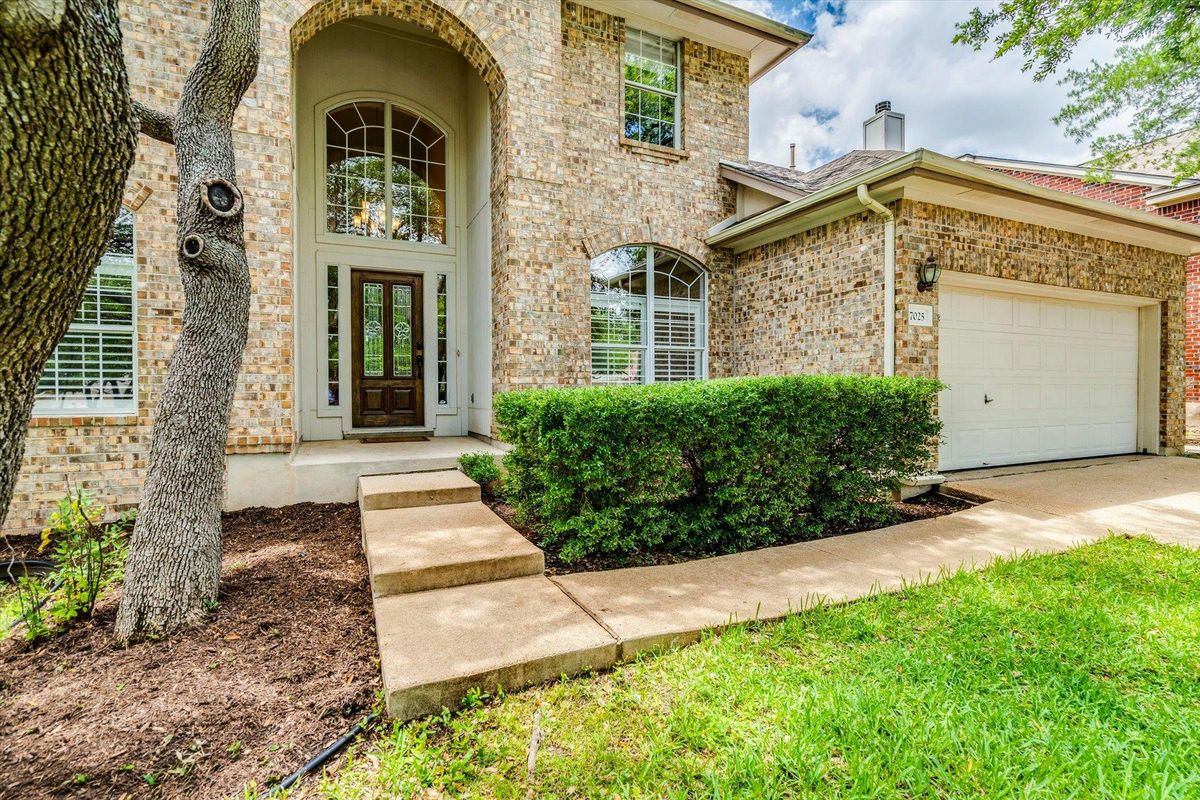 7025 Auckland Dr — photo 3