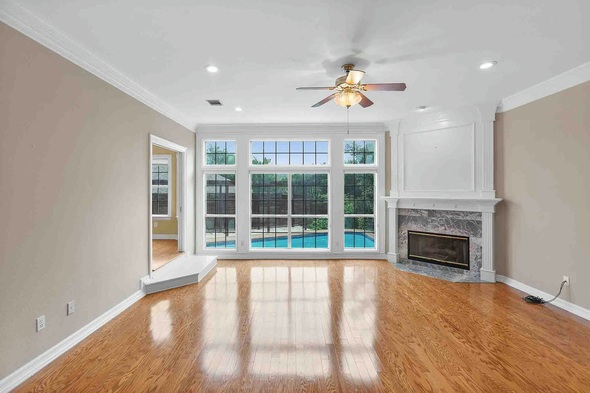 10609 Skyflower Dr — photo 2
