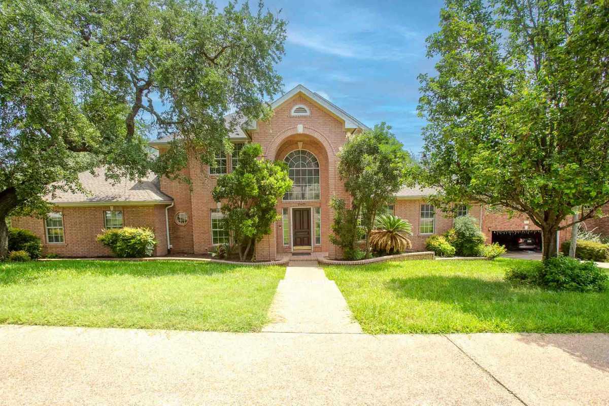 10609 Skyflower Dr — exterior