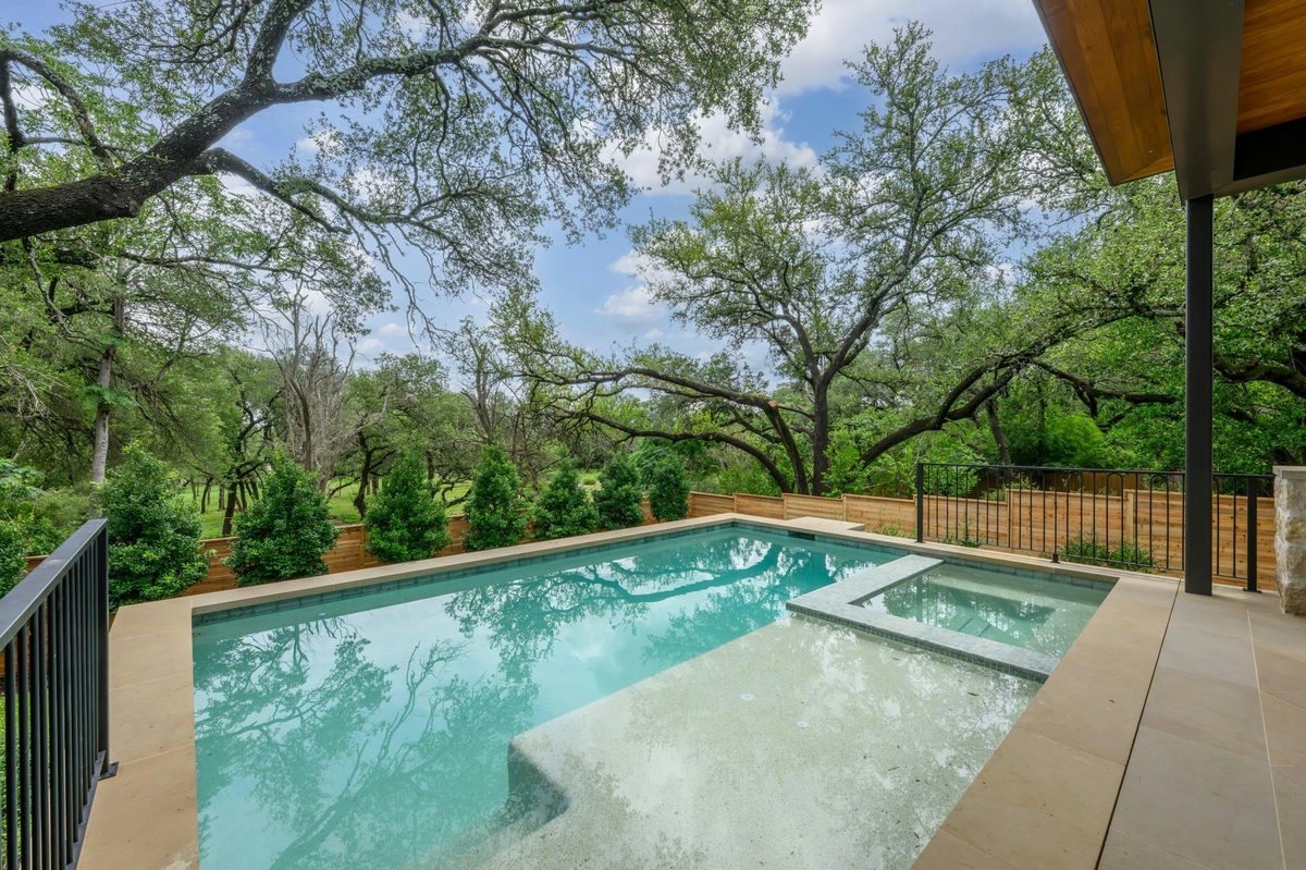 211 Westhaven Dr — exterior