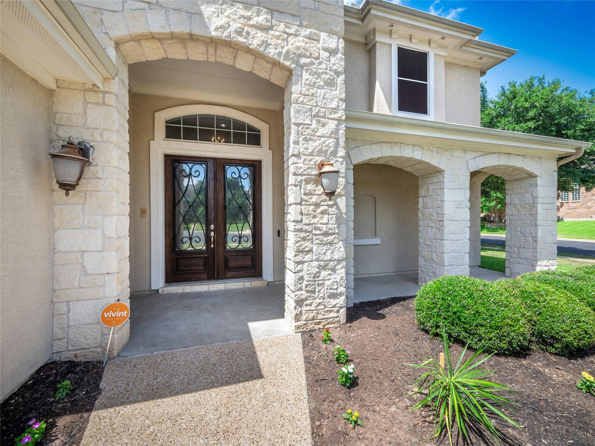 3500 Hamlet Cv — photo 2