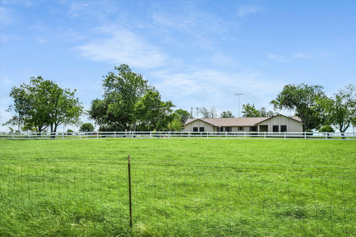 7 Brenda Ln — photo 2