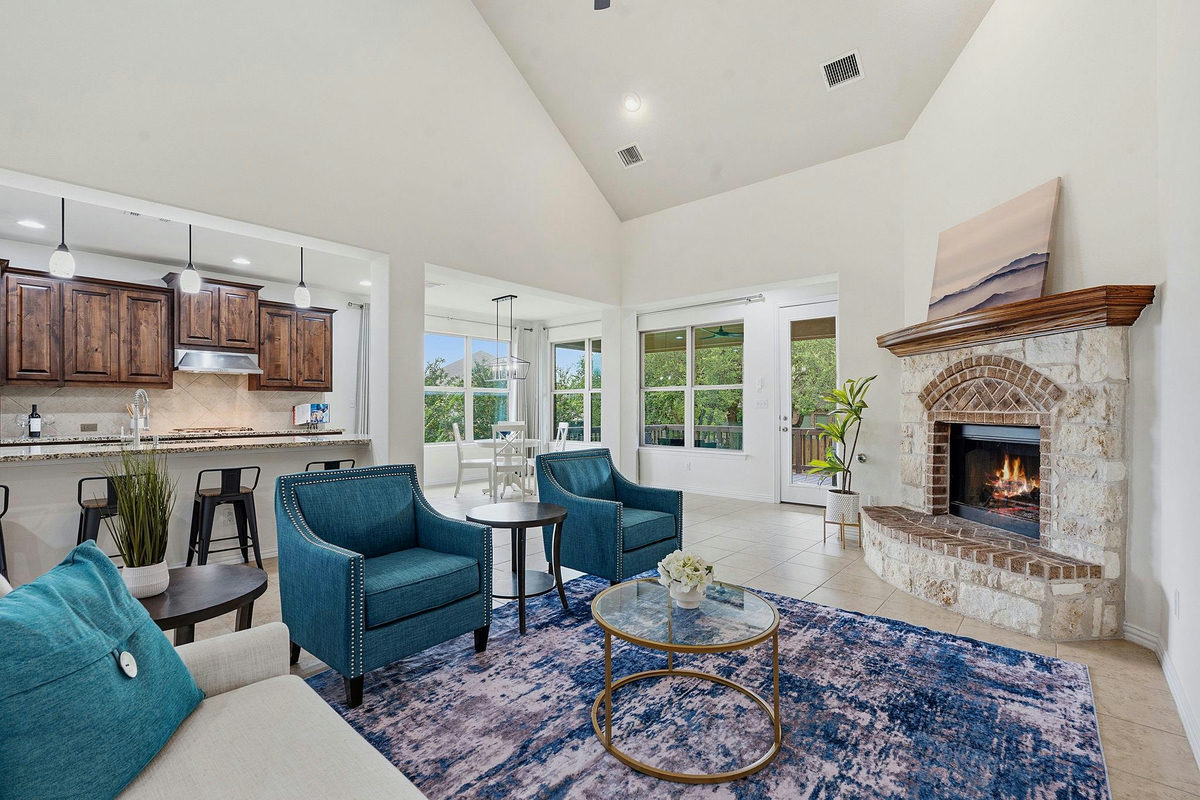 13728 Mesa Verde Dr — exterior
