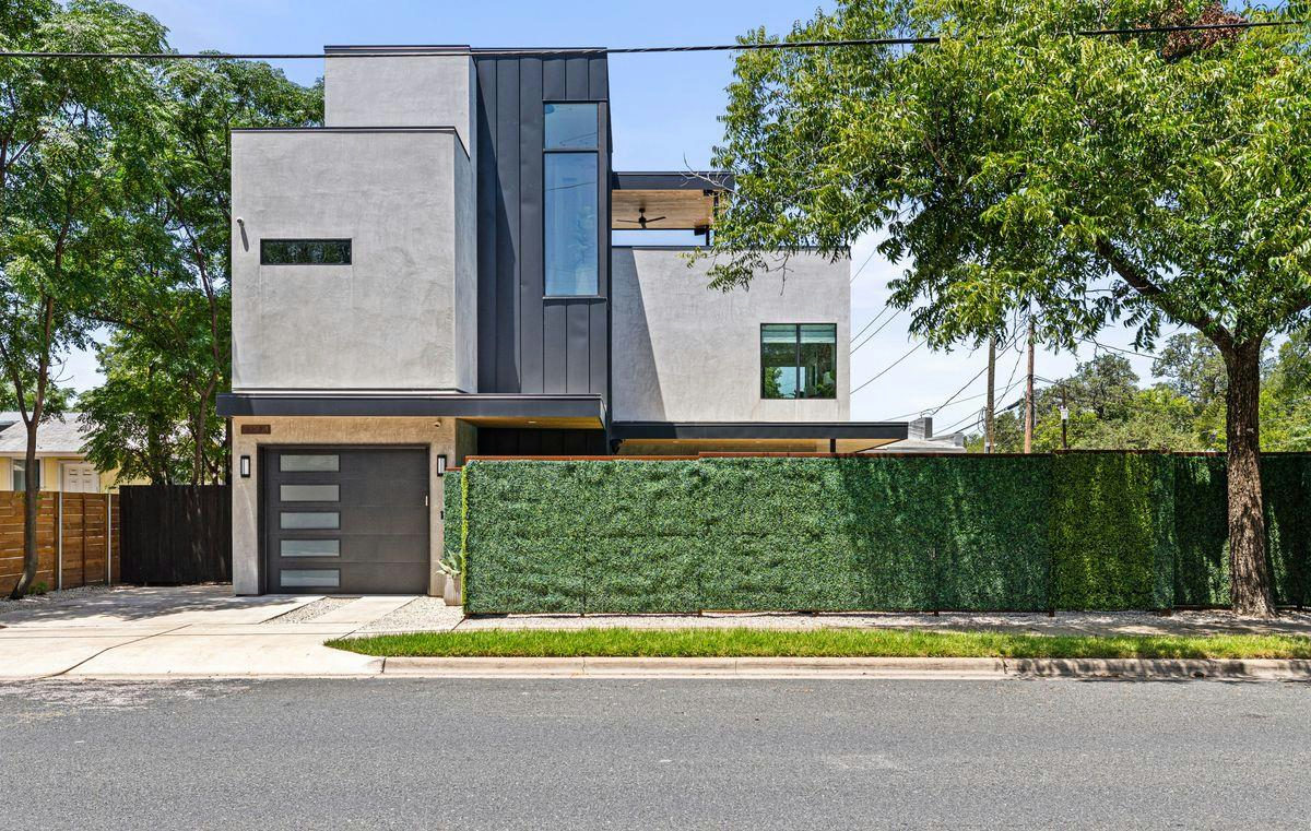 1304 Comal St — photo 5