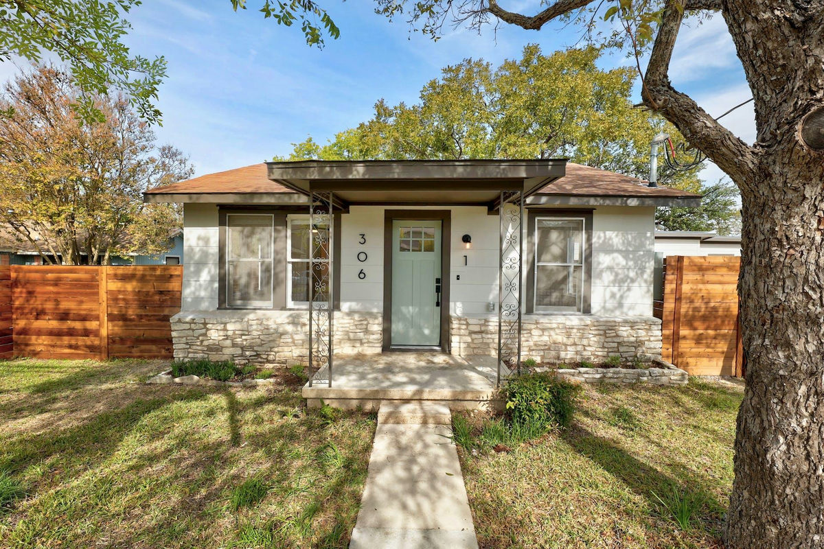 306 W Stassney Ln #1&2 — exterior