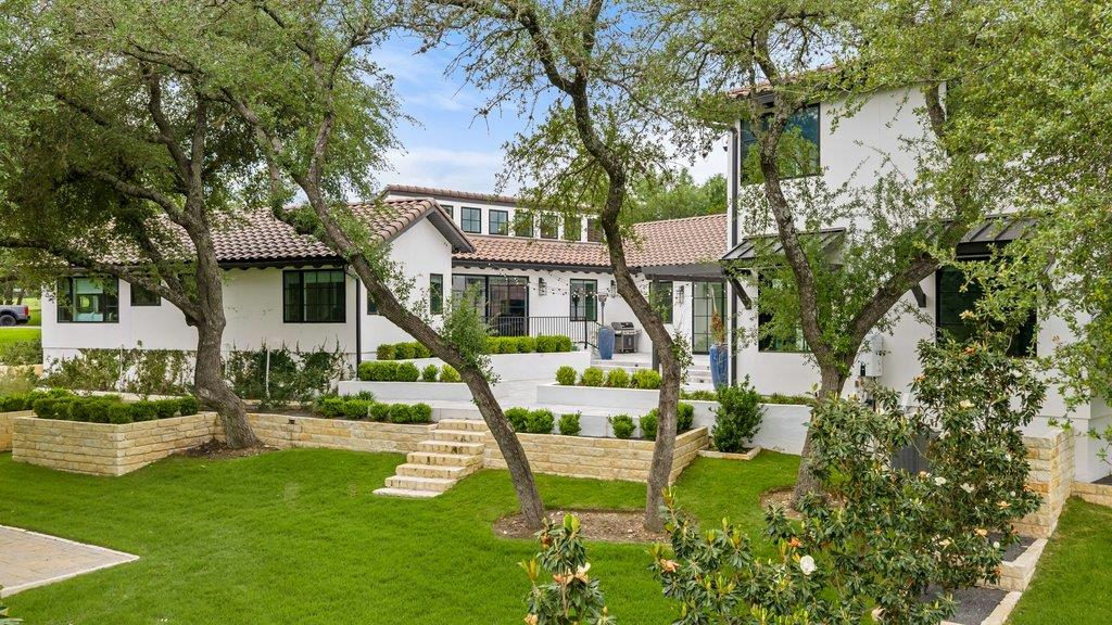 28 Club Estates Pkwy — exterior