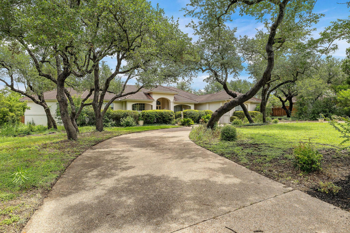 9608 Streamside Dr — photo 2