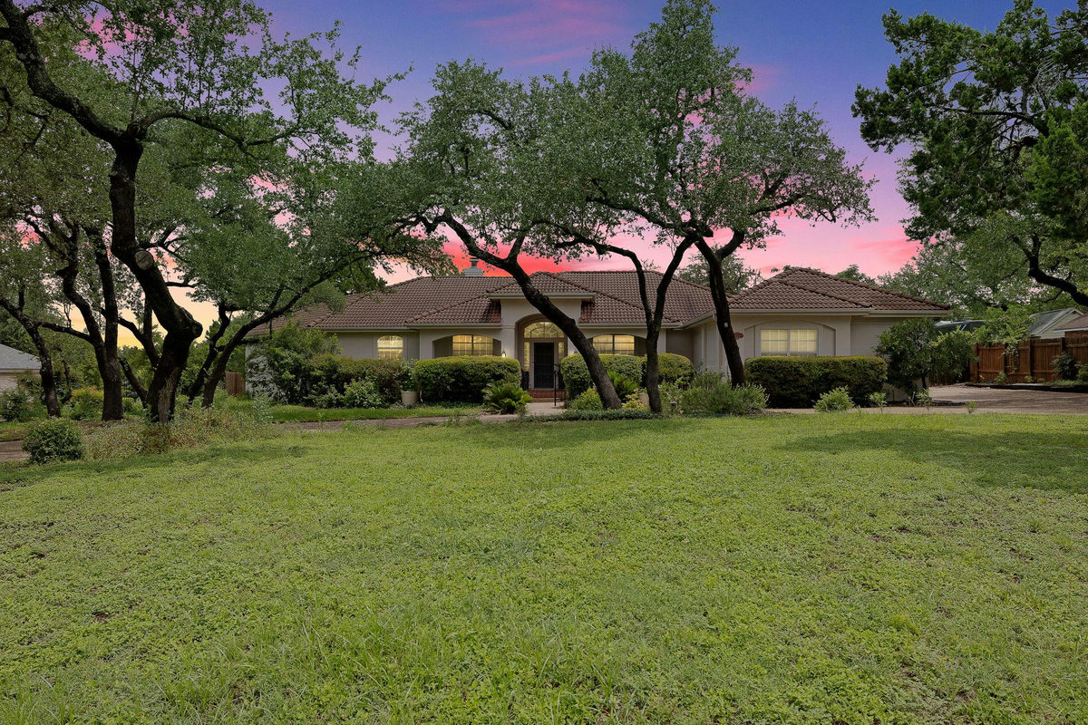 9608 Streamside Dr — exterior