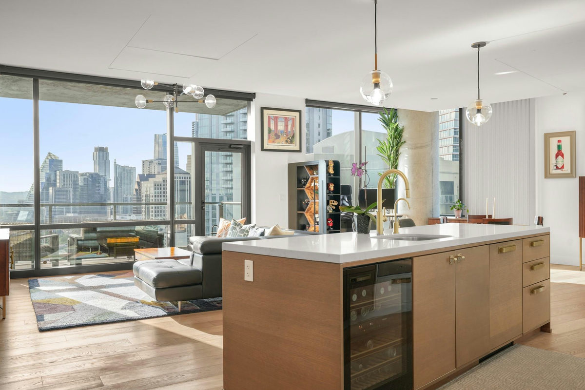 70 Rainey St #1908 — photo 4