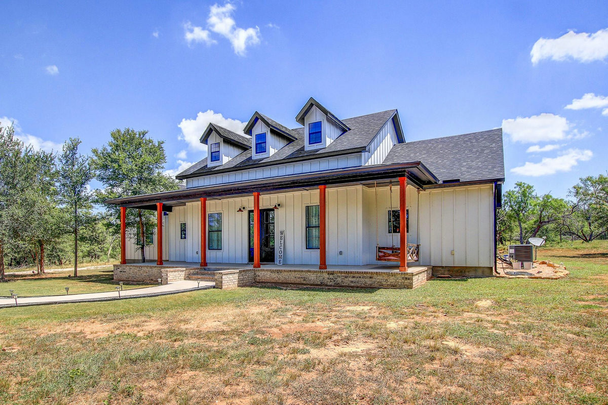 142 Anderson Dr — photo 2