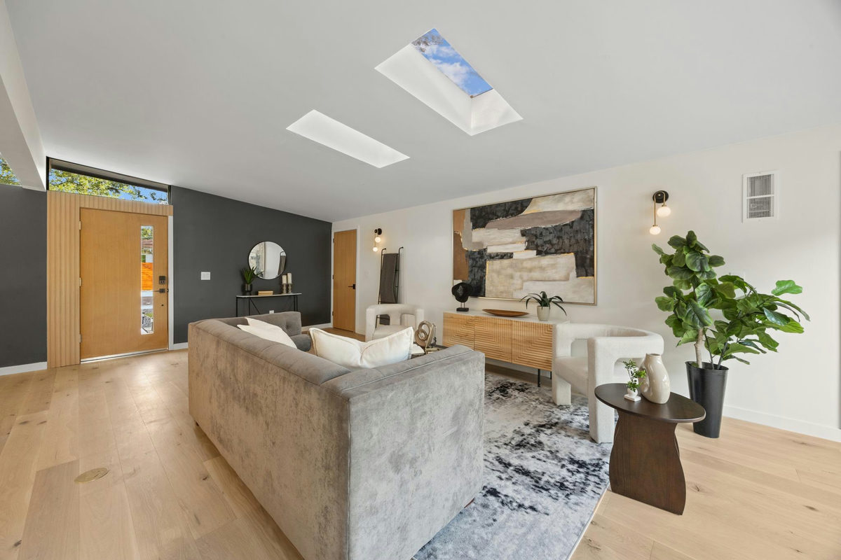 3007 Village Dr — photo 4