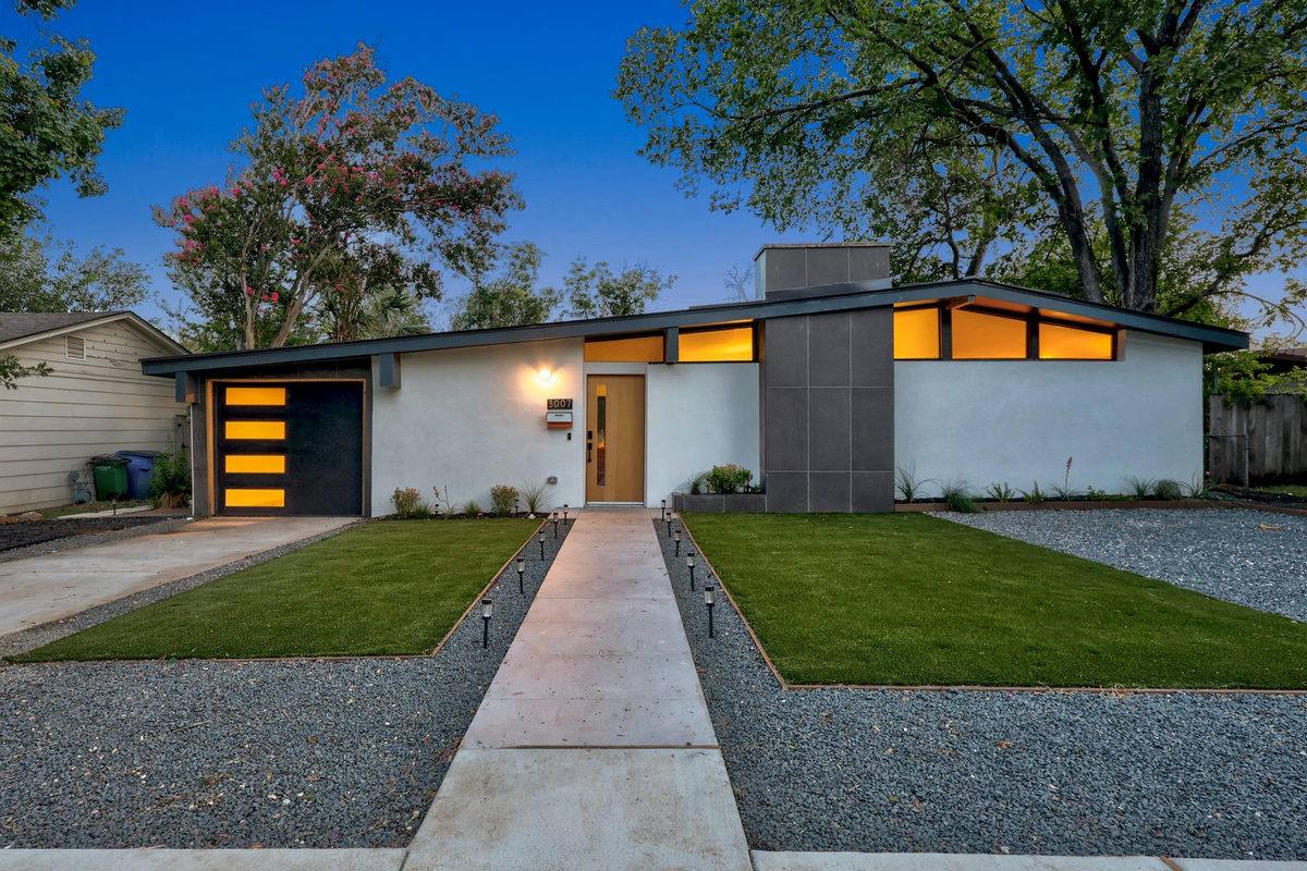 3007 Village Dr — exterior