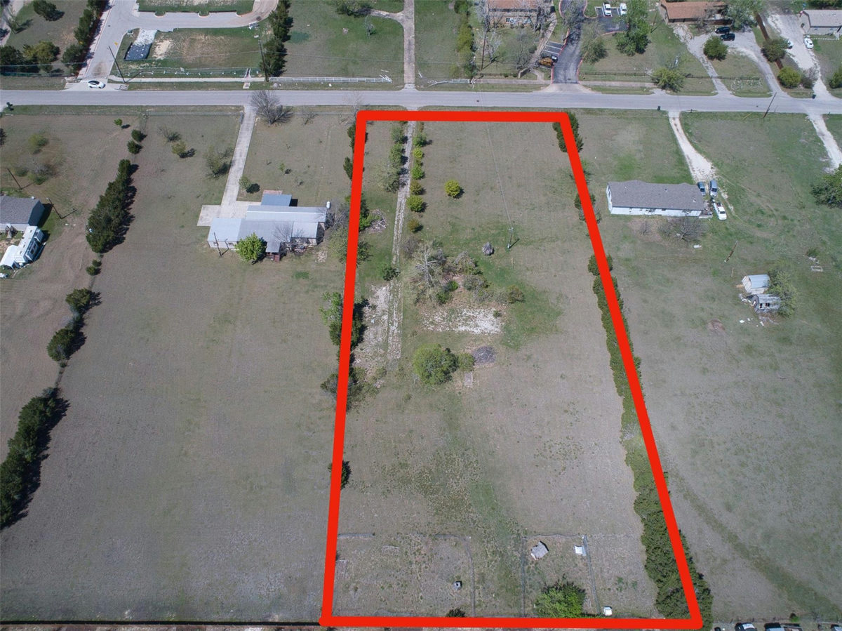 414 Lion Dr — photo 2