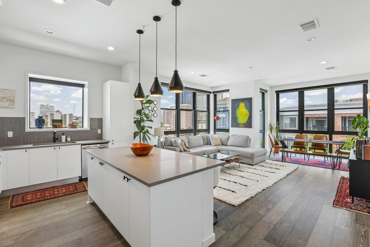 800 Embassy Dr #319 — photo 5