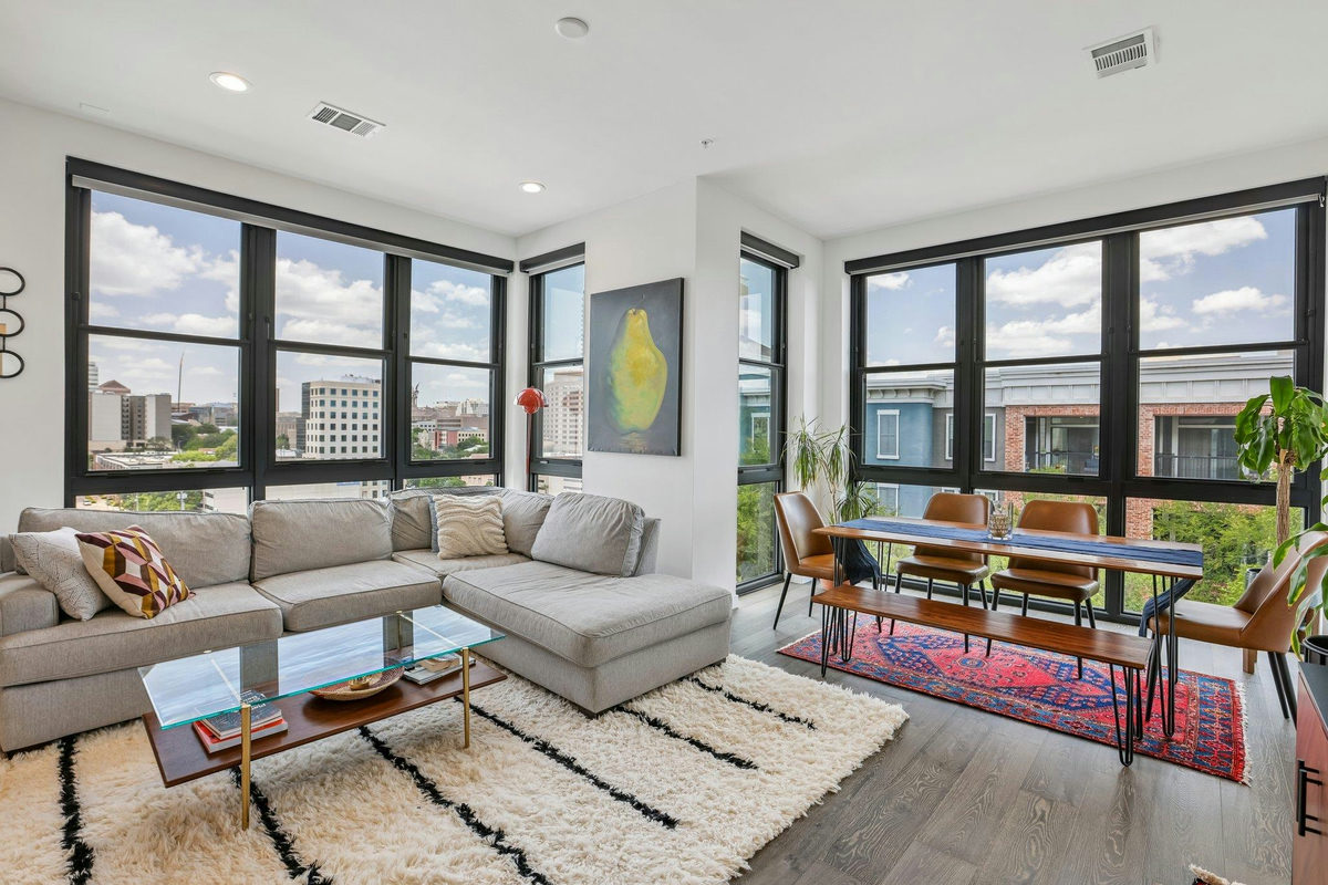 800 Embassy Dr #319 — photo 2
