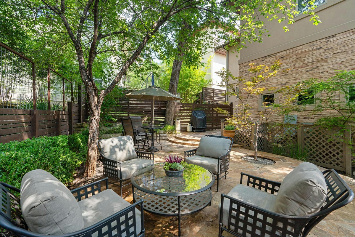 1227 Newning Ave #10 — exterior