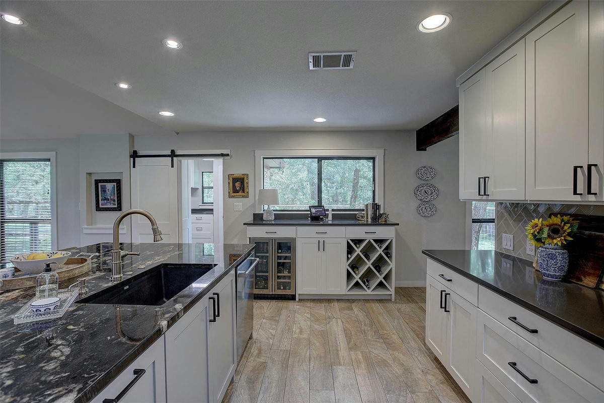 205 E Esparada Dr — photo 3