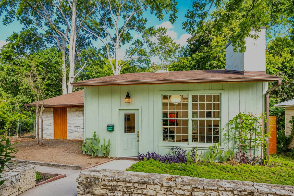 3302 Cherrywood Rd — exterior