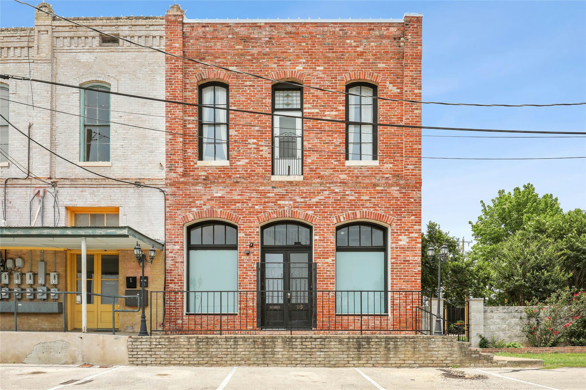 4 Depot St — exterior