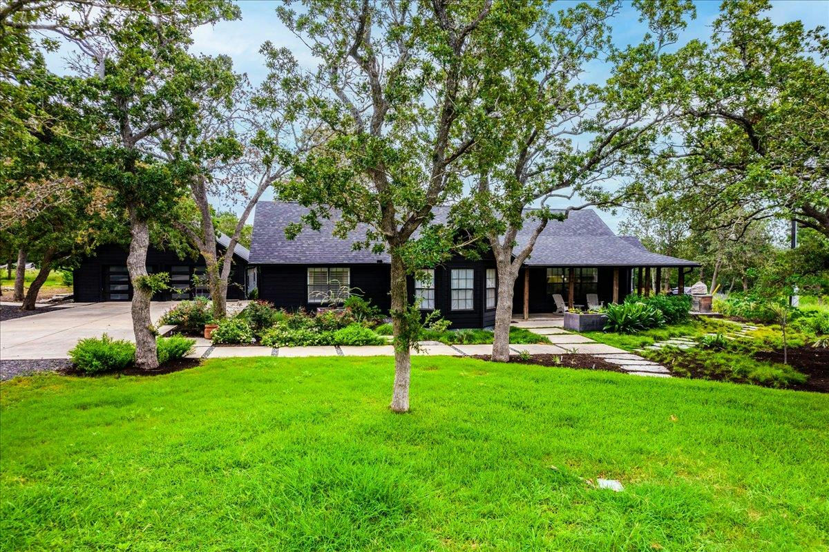 160 Shady Oaks Dr — exterior