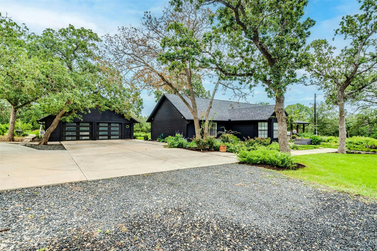 160 Shady Oaks Dr — photo 3