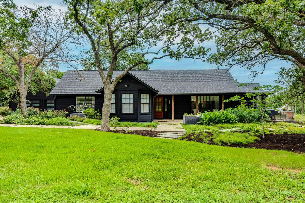 160 Shady Oaks Dr — photo 2