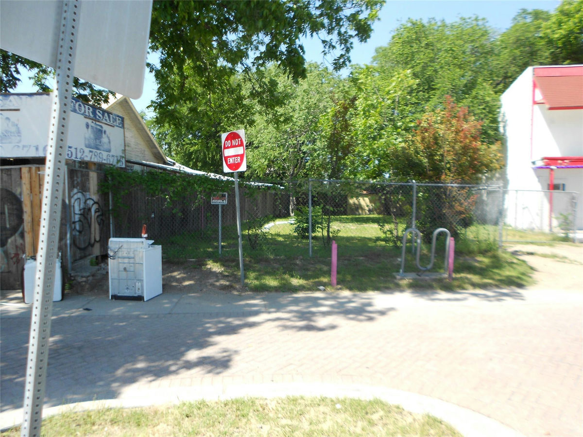 2510 E 7th St — photo 2
