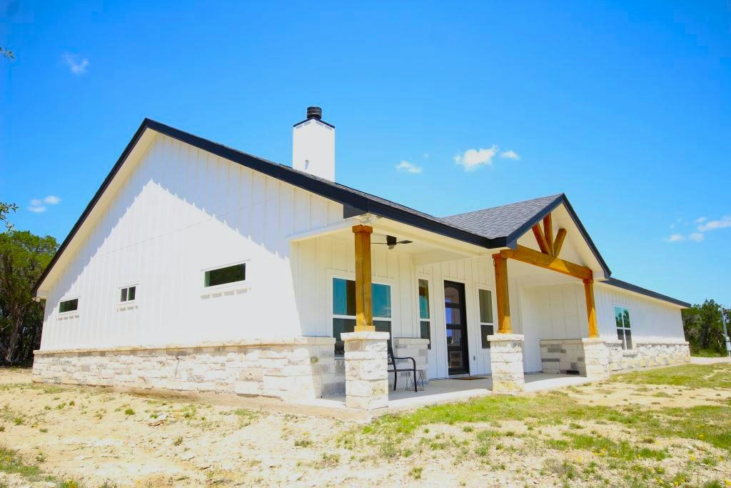19920 Old Burnet Rd — exterior