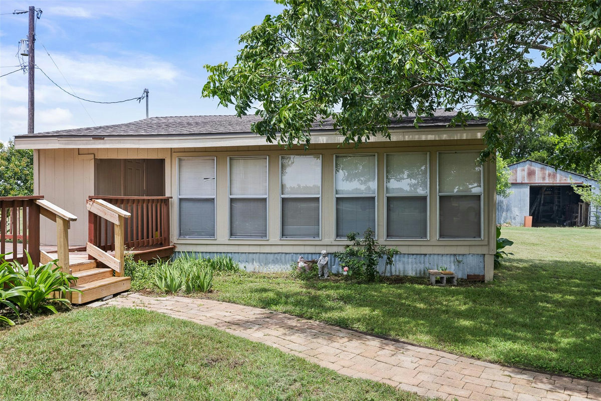 1542 County Road 451 — photo 5