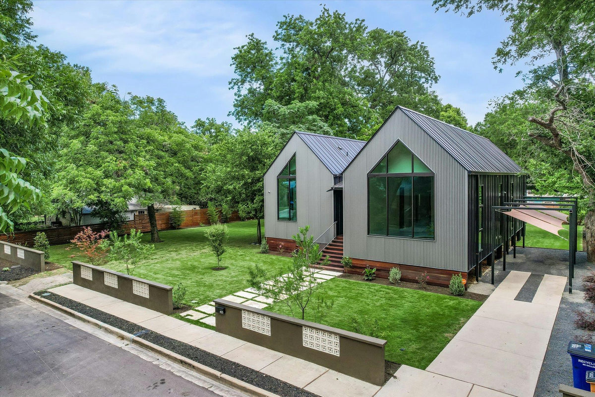 4515 and 4517 Avenue D — exterior