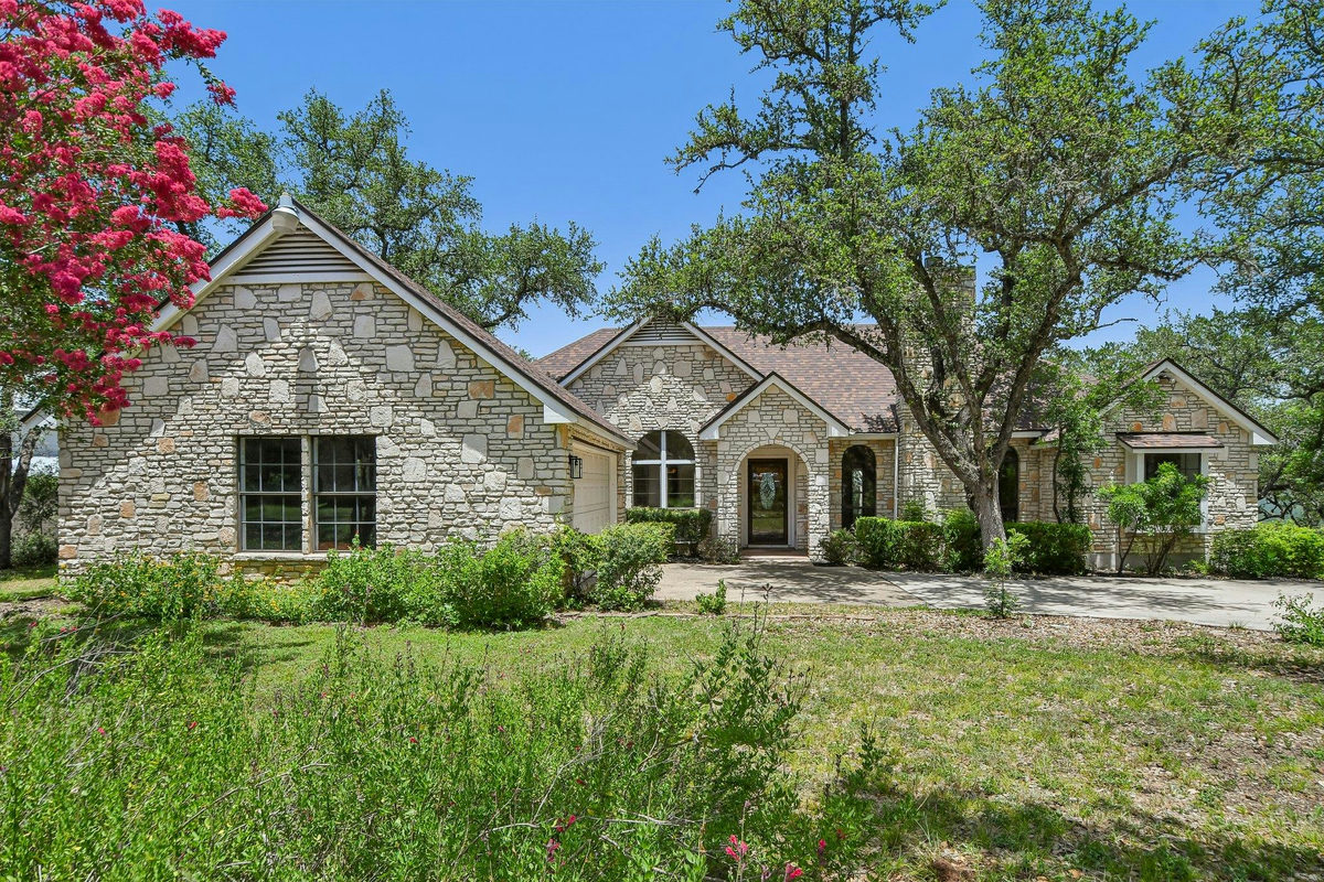 302 Mesa Dr — photo 2