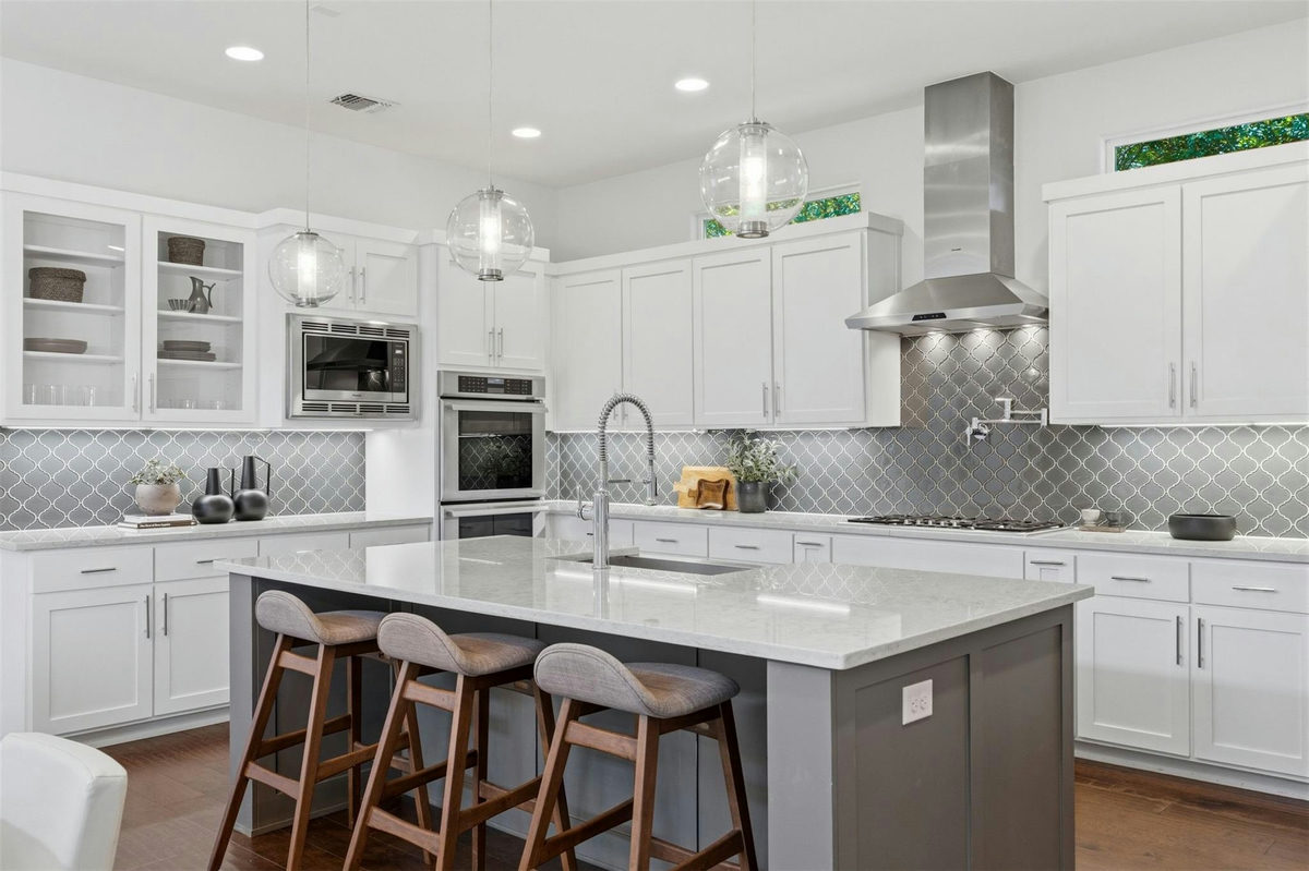 2704 Oak Park Dr — photo 4