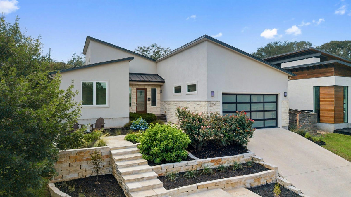 2704 Oak Park Dr — photo 2