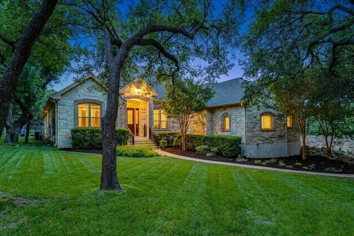 103 Silverstone Dr — exterior