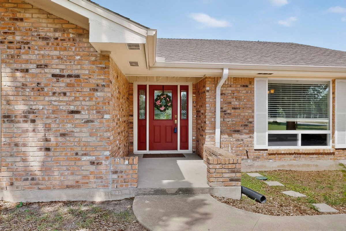 350 Richard Rd — photo 4