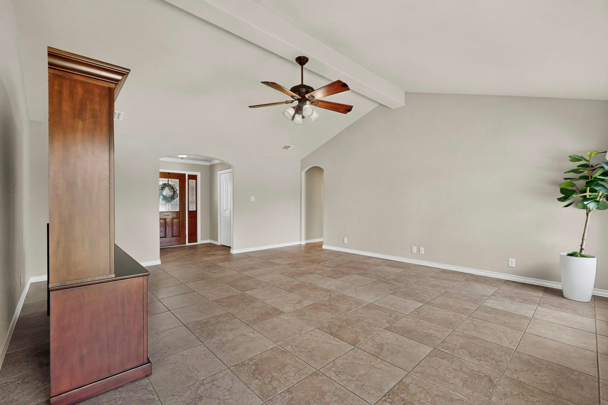350 Richard Rd — photo 5