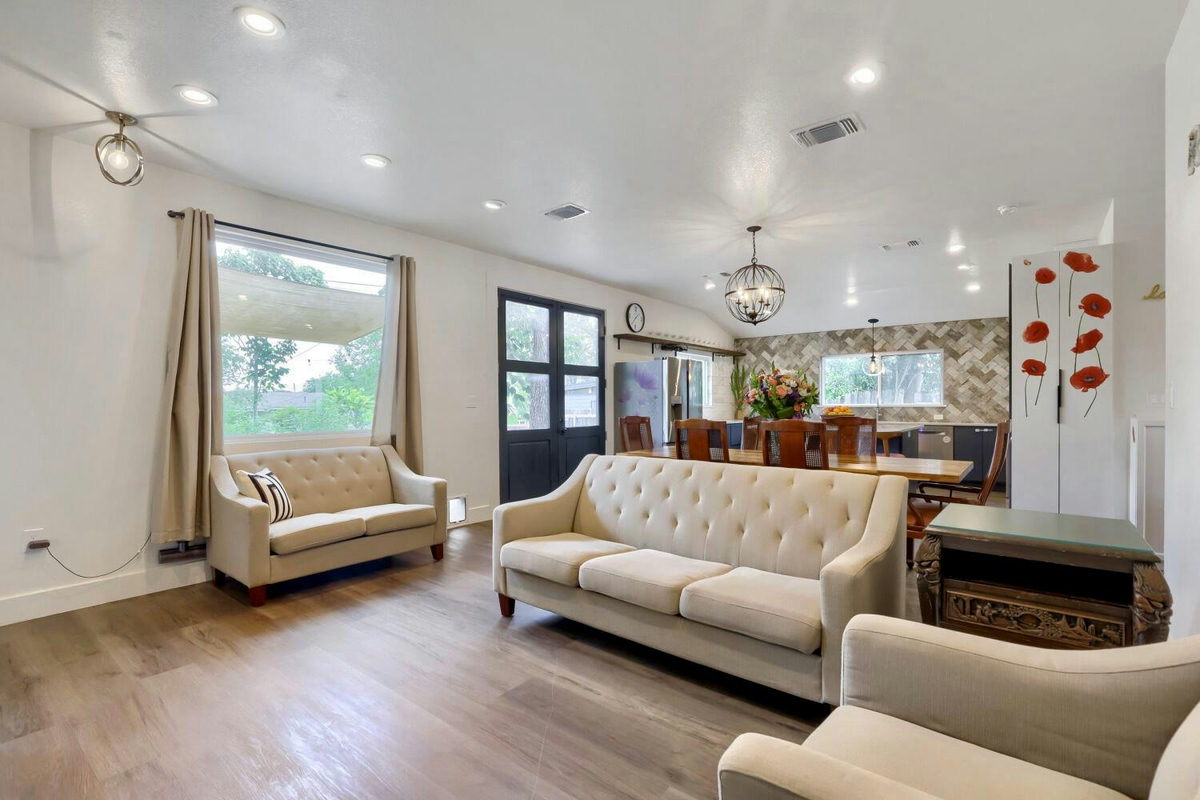 205 Rowland Dr — photo 3