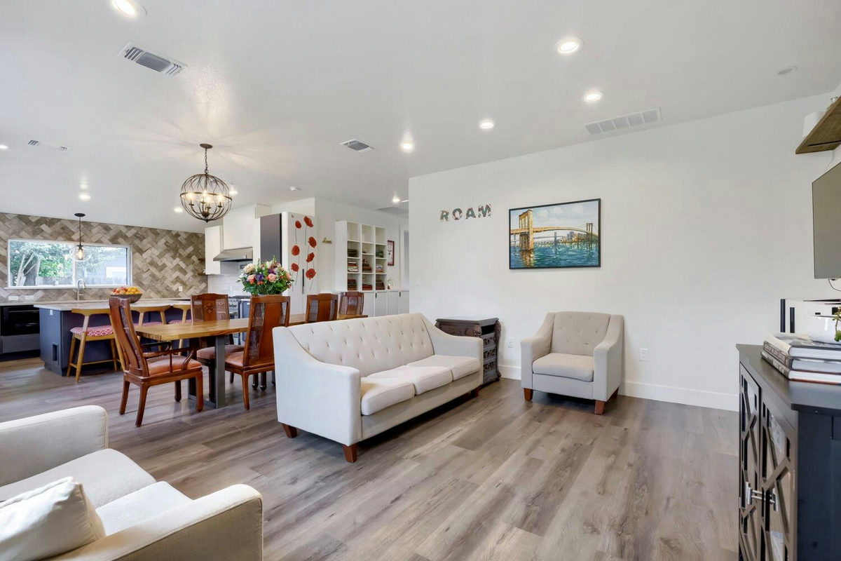 205 Rowland Dr — photo 4