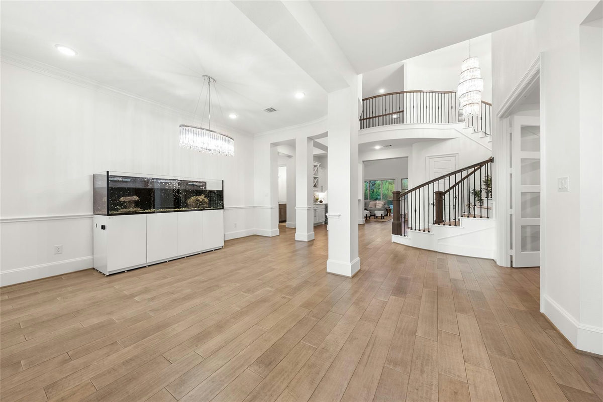312 Bisset Ct — photo 5