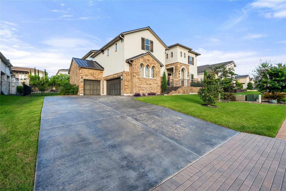 312 Bisset Ct — photo 3