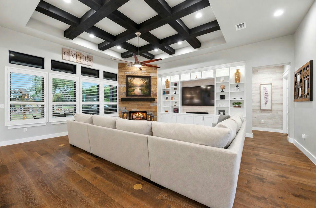 401 Highland Bluff Dr — photo 4