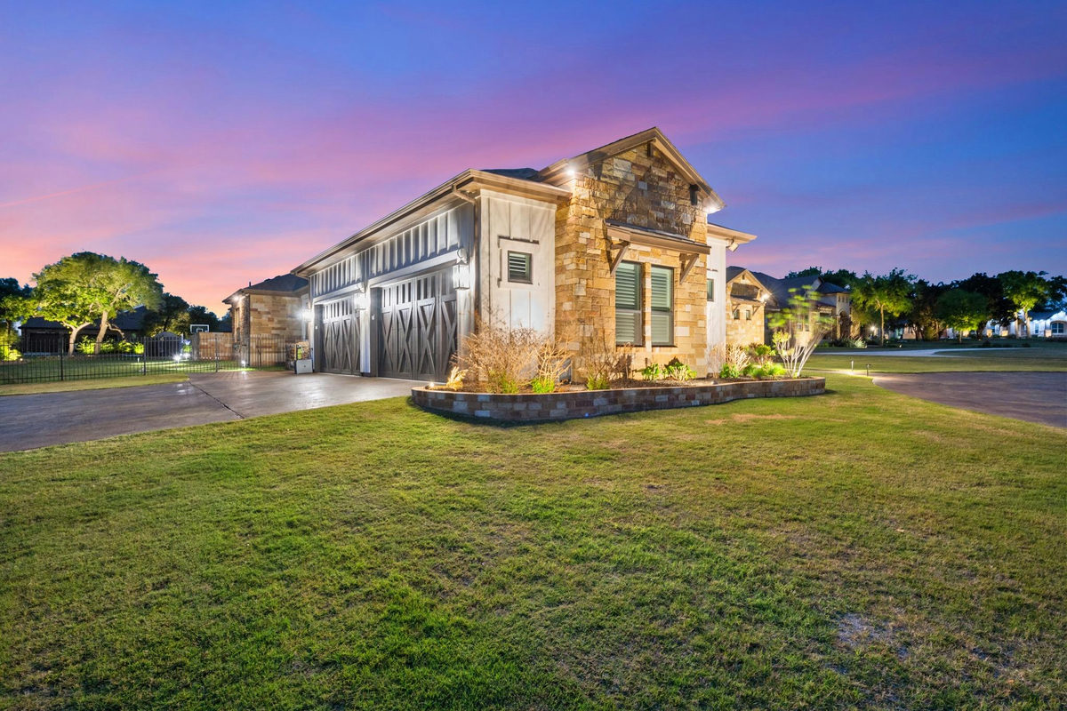 401 Highland Bluff Dr — photo 3